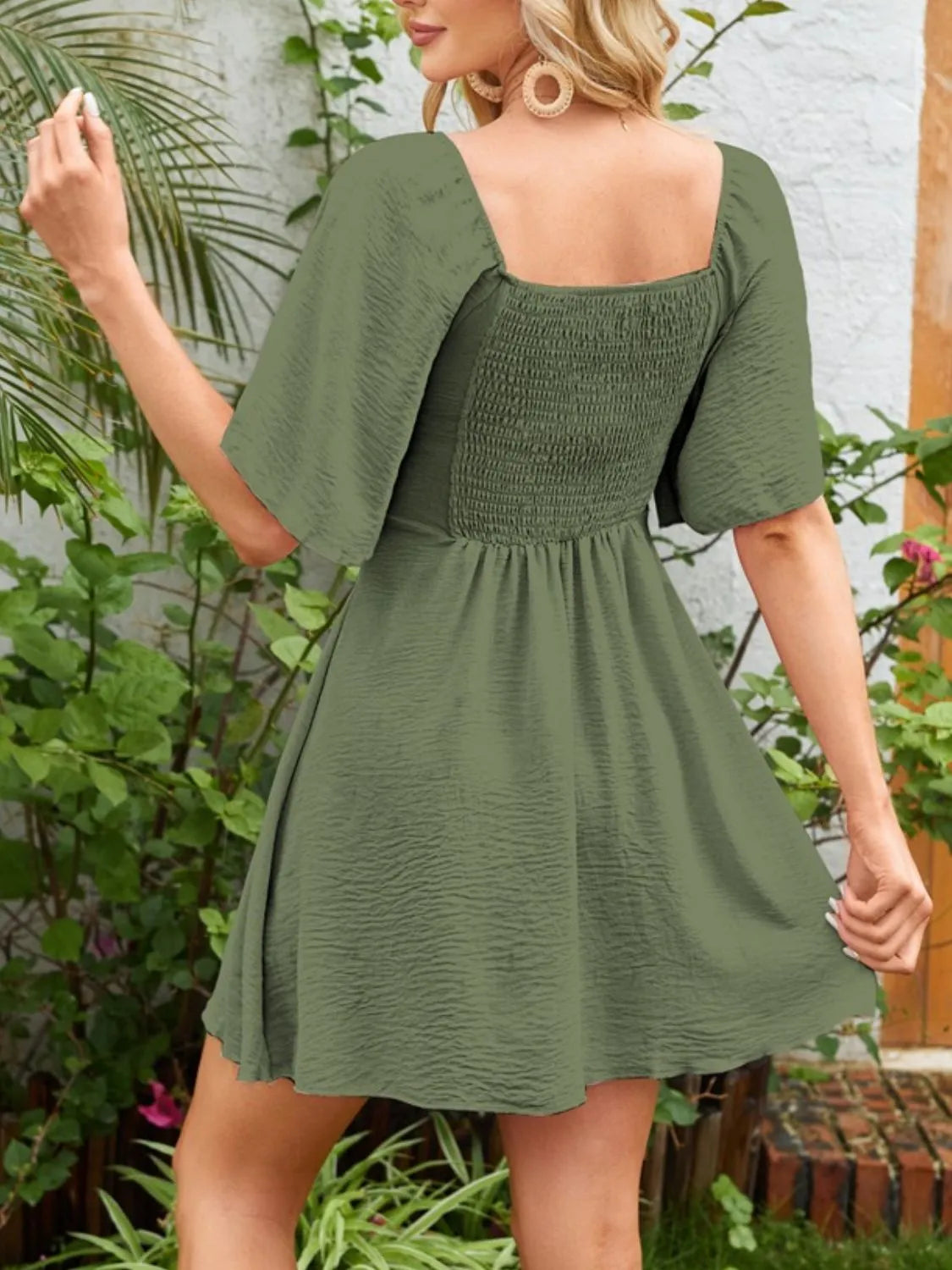 Robe Courte — Dos Smoké, Nœud & Manches Volantées - Bootiky