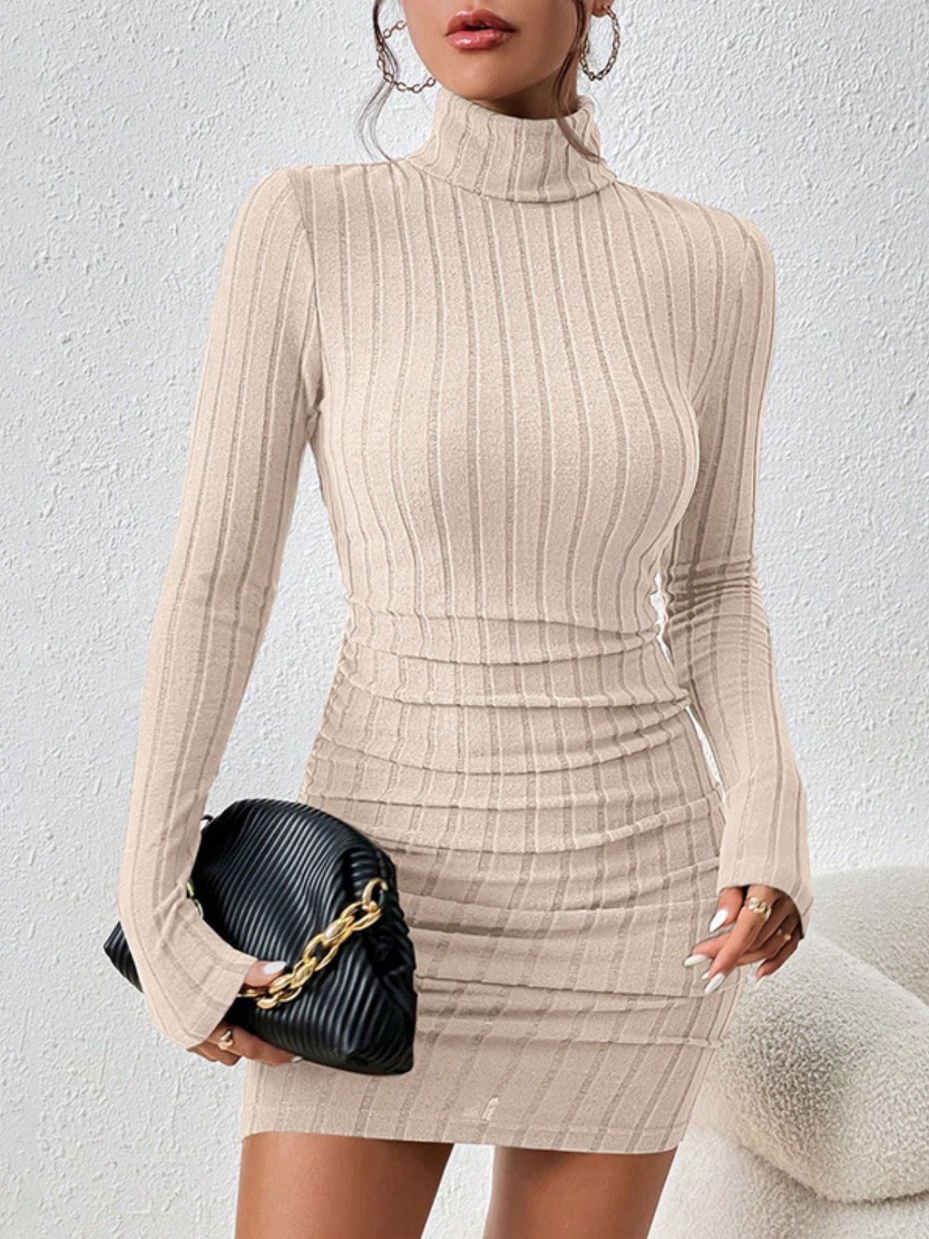 Robe Courte Moulante — Maille Côtelée Col Roulé & Manches Longues - Bootiky