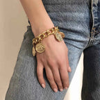 Bracelet Rétro Médina Charms Pièces Plaqué Or 18K – Ajustable, Porté Poignet ou Cheville - Bootiky