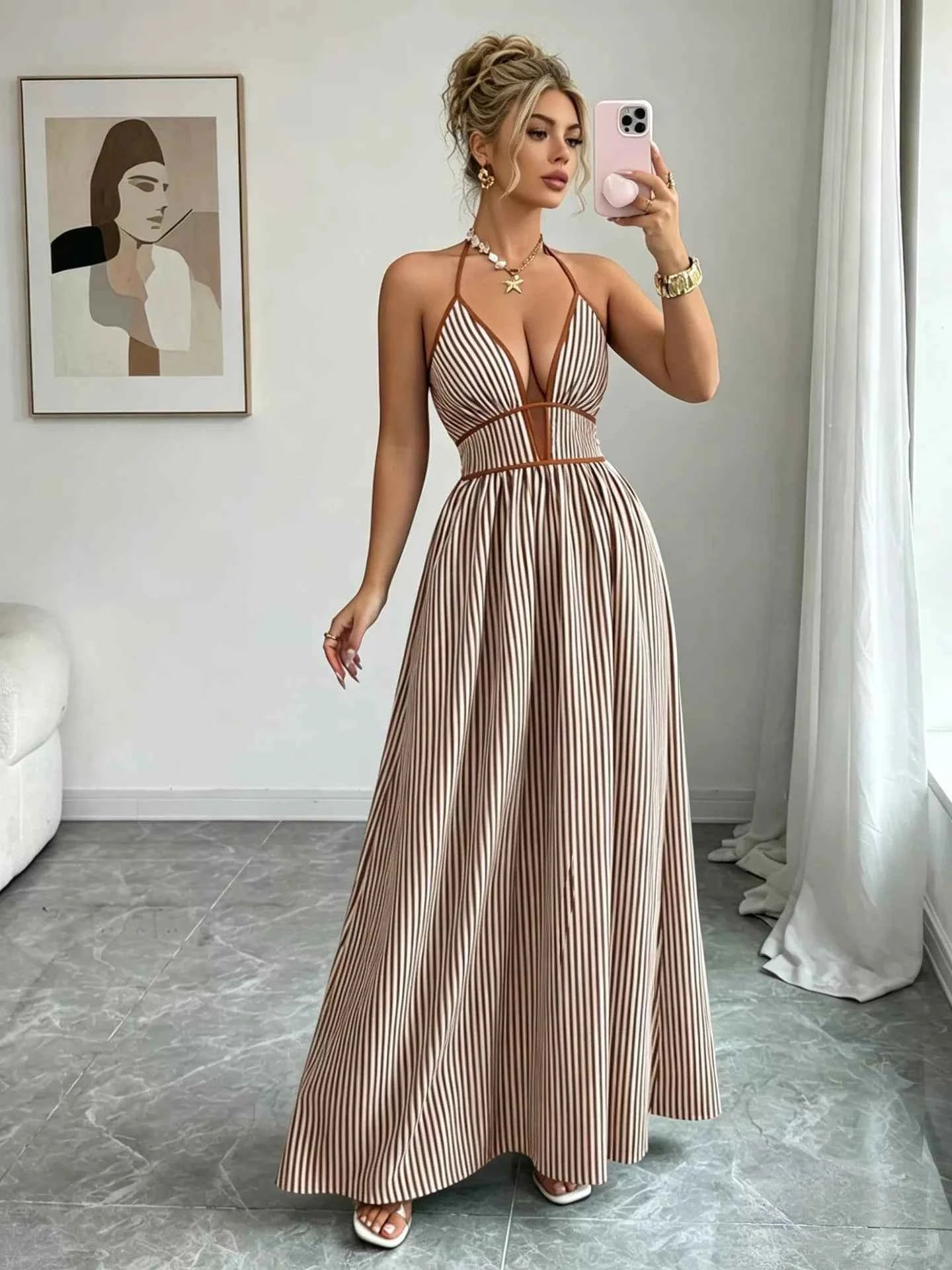 Robe Longue Graphique Riviera Col Licou – Rayures, Buste Smocké, S à 2XL - Bootiky