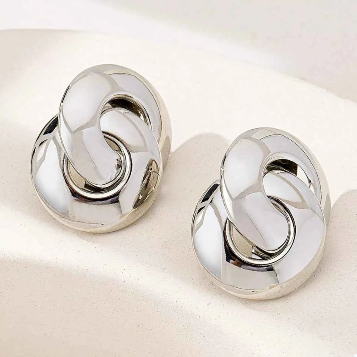Boucles d'Oreilles Graphiques Saga Nœud Chunky – Plaqué Or 18K ou Argent - Bootiky