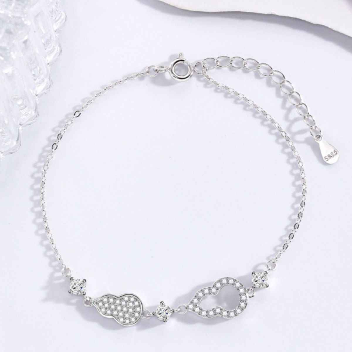 Bracelet Amulette Wulu Argent 925 & Zircons – Or 18K, Or Rose ou Argent, Écrin Inclus - Bootiky