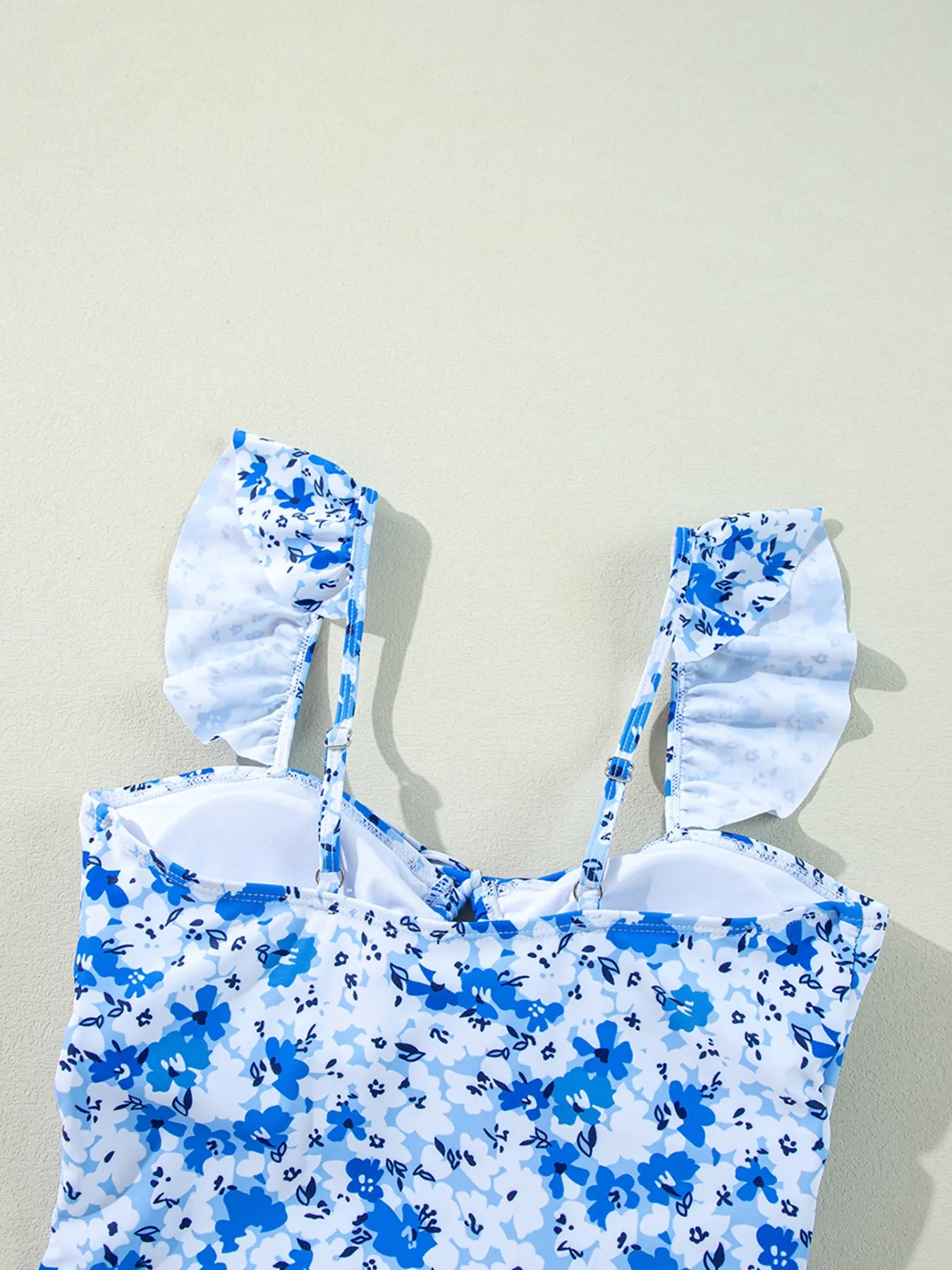 Maillot de Bain Une Pièce Floral Bleu Clair – Bretelles Volantées & Découpes Ajourées - Bootiky