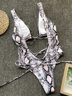 Maillot de Bain 1 Pièce — Décolleté Plongeant & Dos Nu Lacé - Bootiky