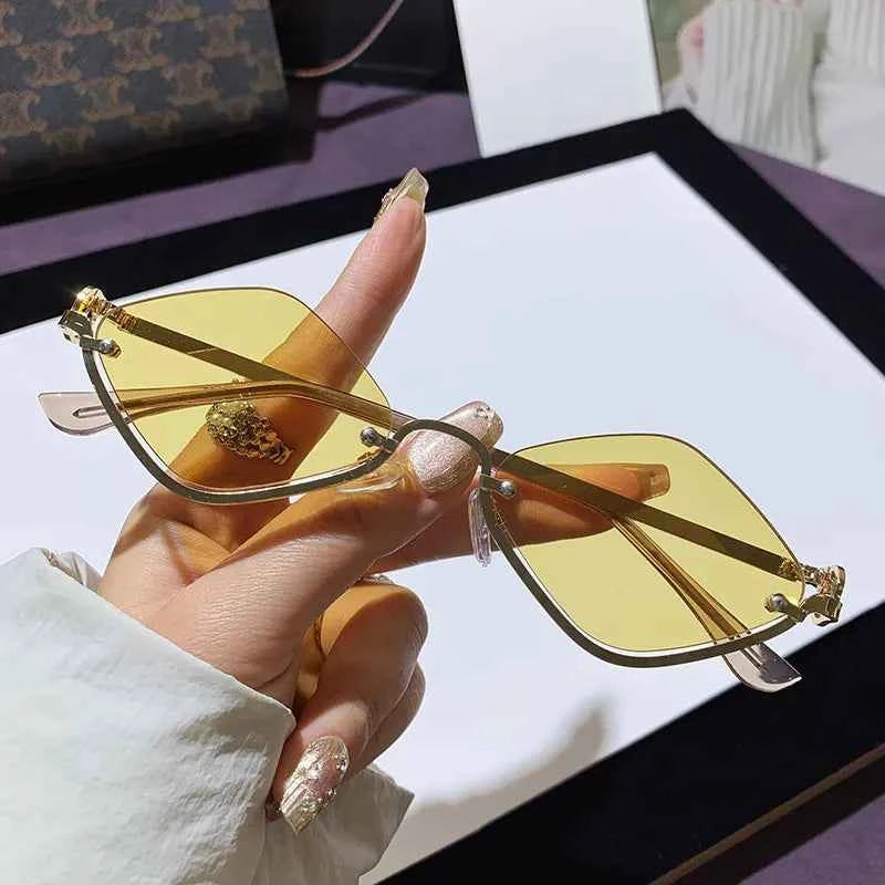 Lunettes de Soleil Œil de Chat Féline — Monture Dorée & UV400 - Bootiky