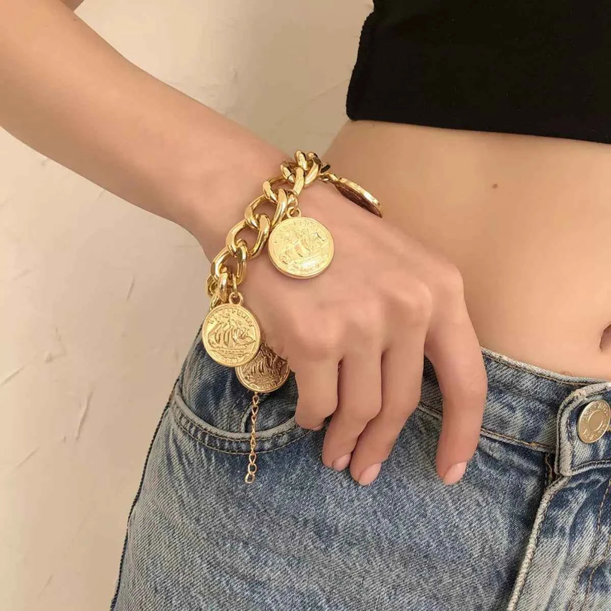 Bracelet Rétro Médina Charms Pièces Plaqué Or 18K – Ajustable, Porté Poignet ou Cheville - Bootiky