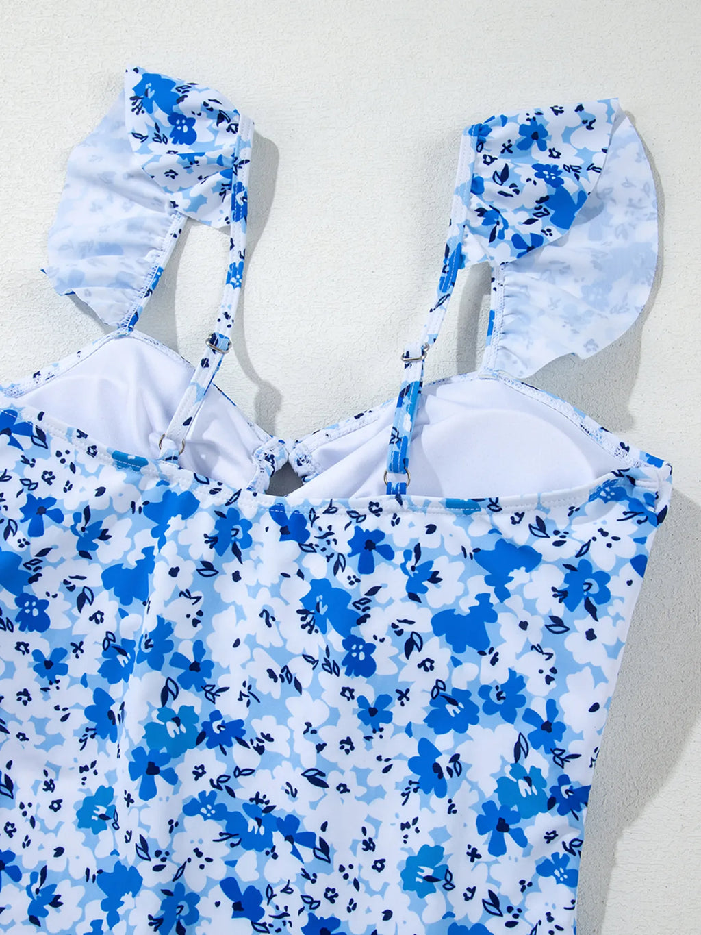 Maillot de Bain Une Pièce Floral Bleu Clair – Bretelles Volantées & Découpes Ajourées - Bootiky