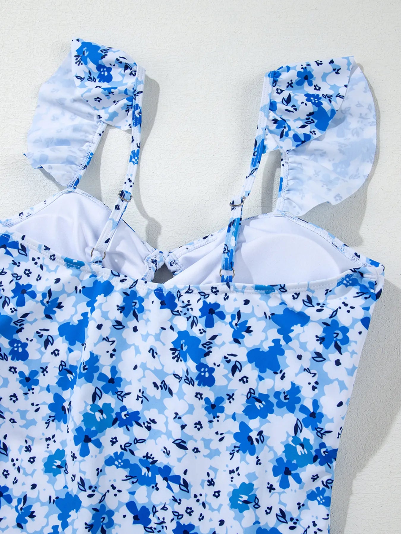 Maillot de Bain Une Pièce Floral Bleu Clair – Bretelles Volantées & Découpes Ajourées - Bootiky