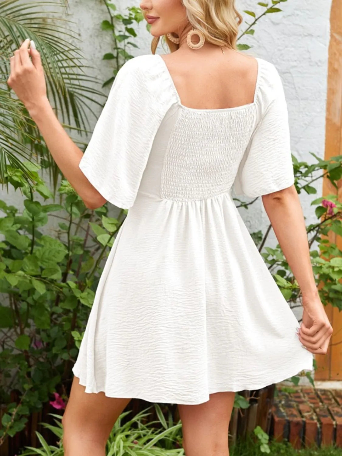 Robe Courte — Dos Smoké, Nœud & Manches Volantées - Bootiky
