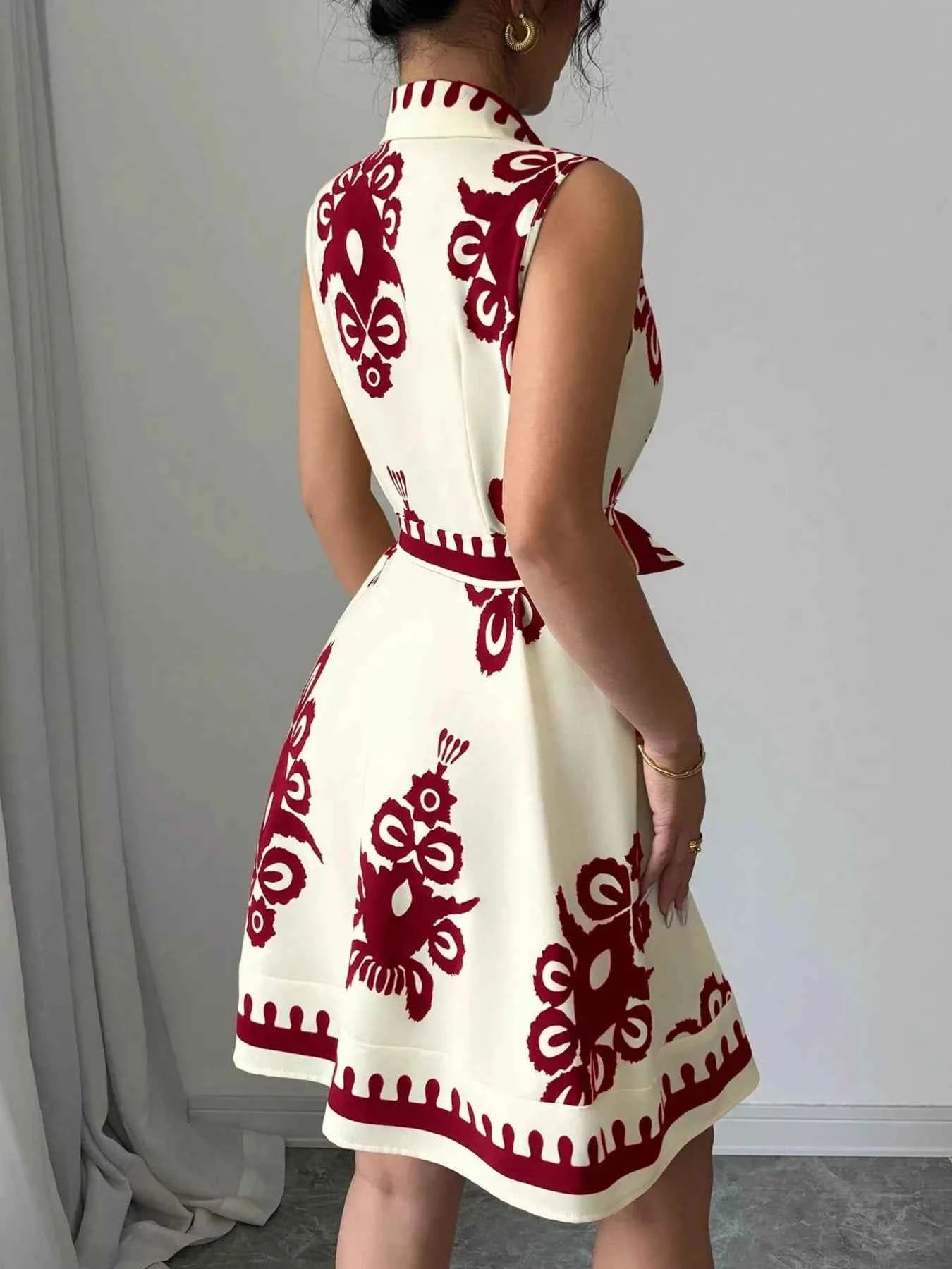 Robe d'Été Froncée Escale Sans Manches – Ceinture à Nouer, S à 2XL - Bootiky