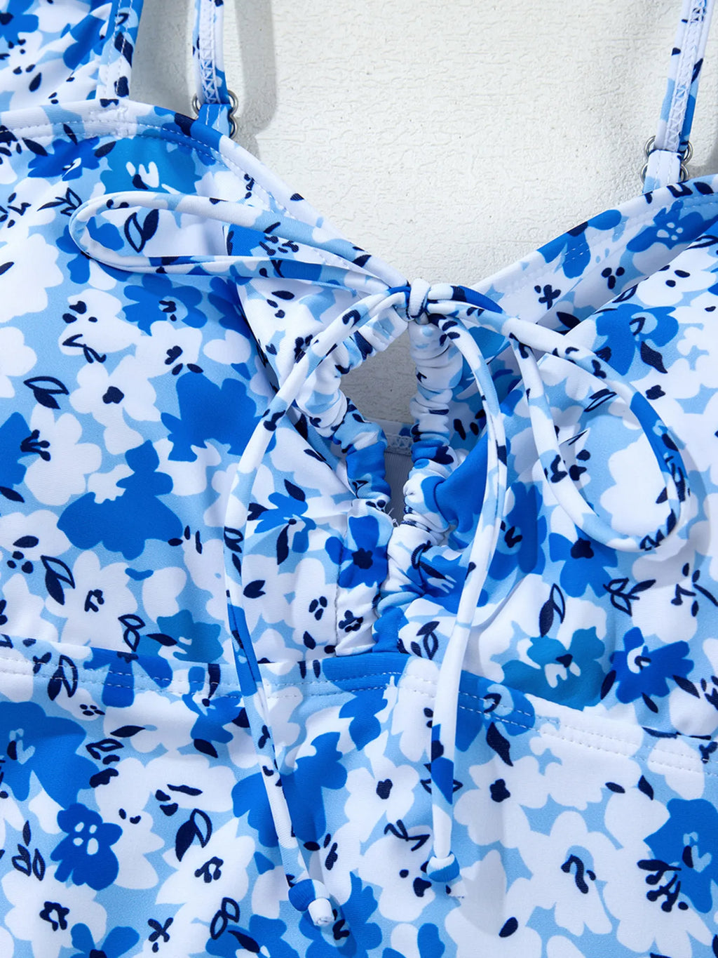 Maillot de Bain Une Pièce Floral Bleu Clair – Bretelles Volantées & Découpes Ajourées - Bootiky
