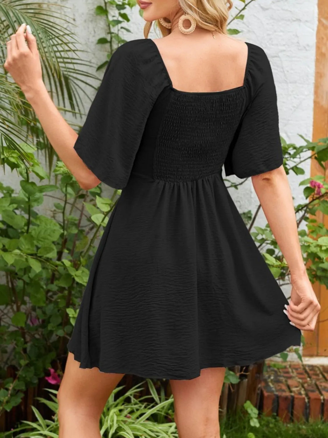 Robe Courte — Dos Smoké, Nœud & Manches Volantées - Bootiky