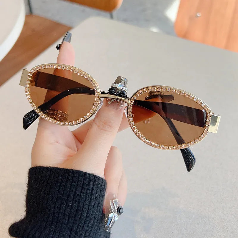 Lunettes de Soleil Ovales à Strass — Protection UV400 - Bootiky