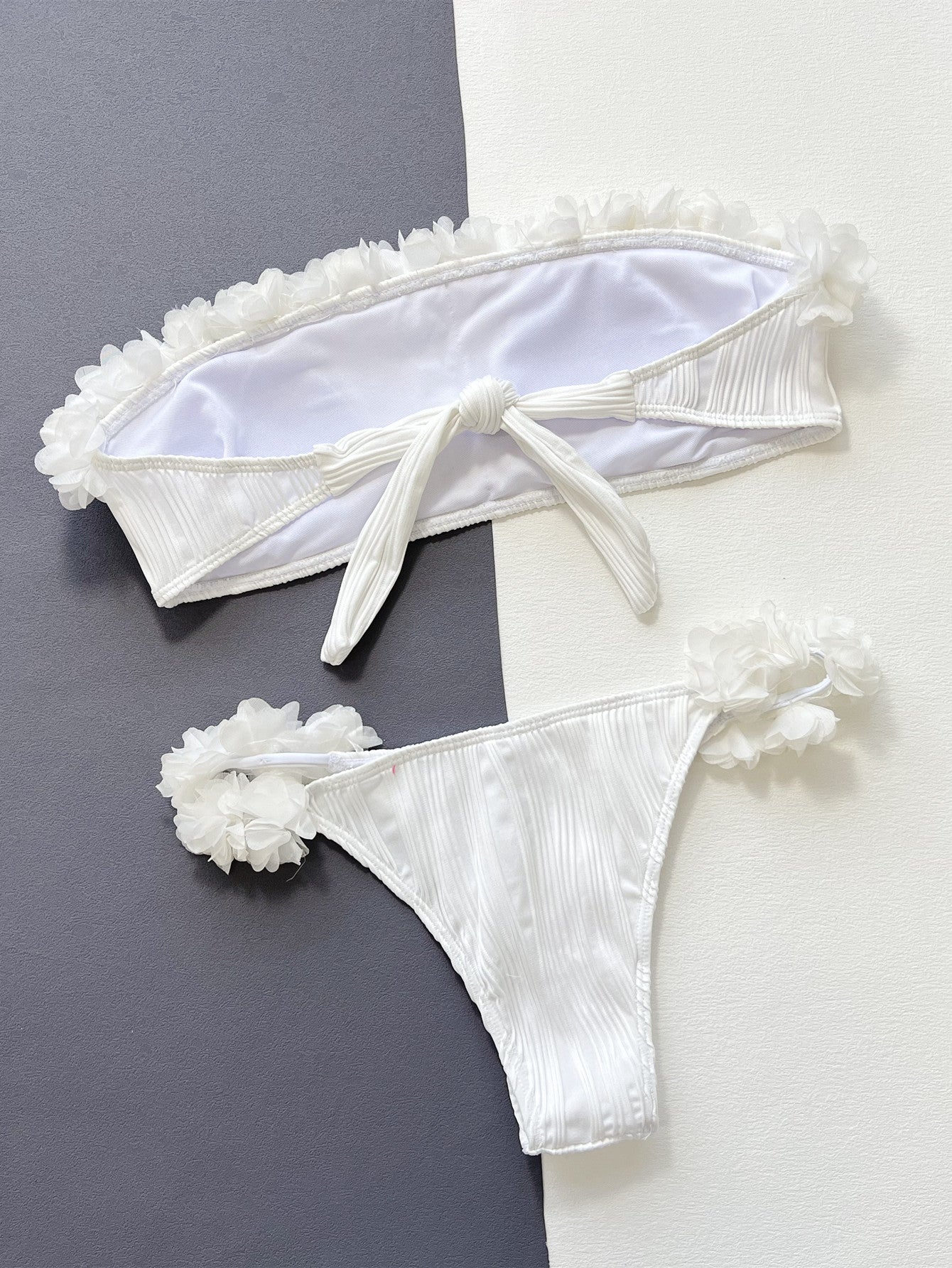 Bikini 2 Pièces Blanc — Brassière Applique & Dos Noué Taille Basse - Bootiky