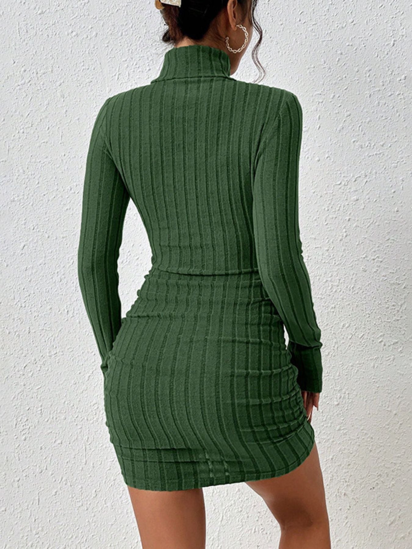 Robe Courte Moulante — Maille Côtelée Col Roulé & Manches Longues - Bootiky