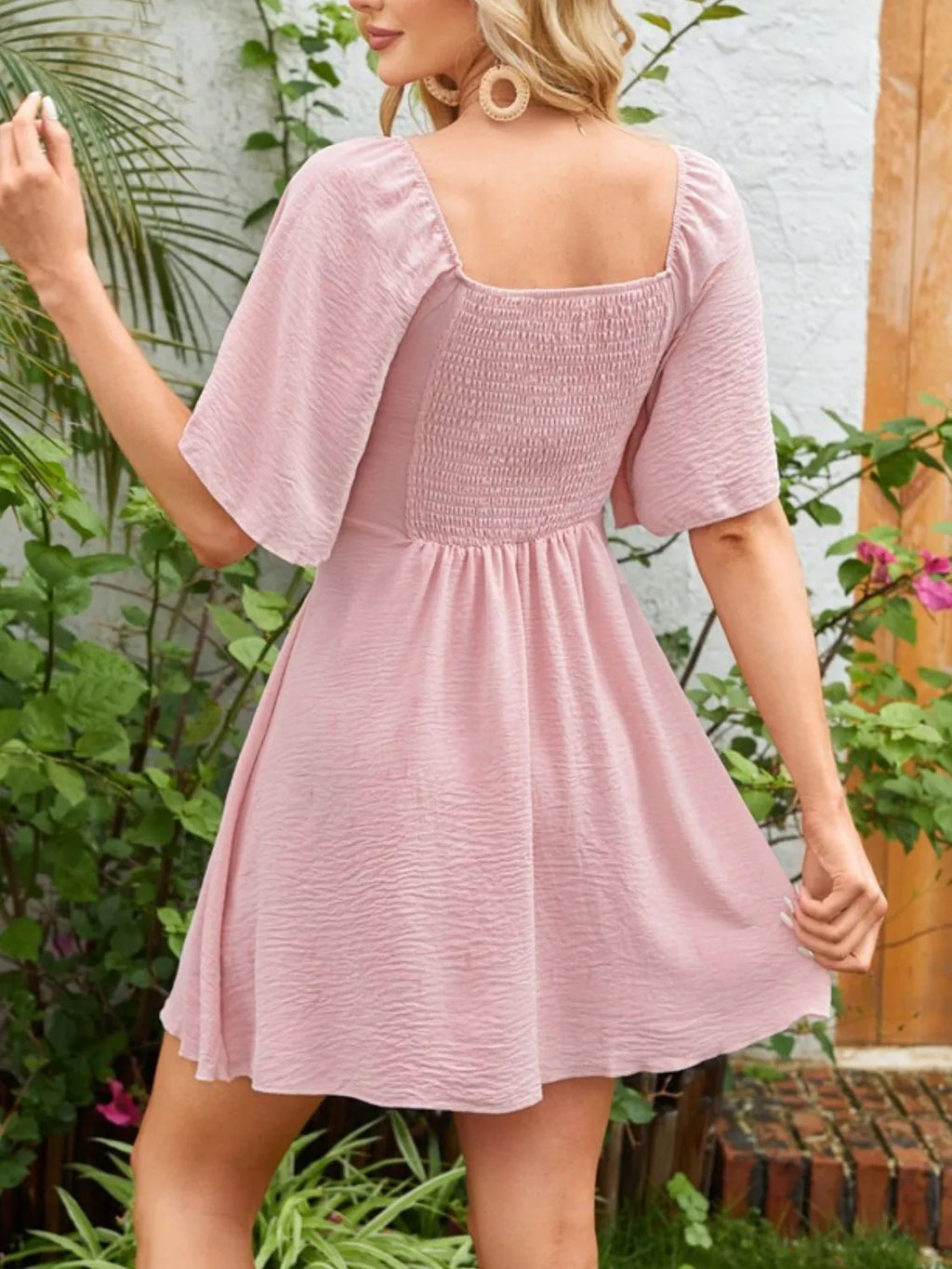 Robe Courte — Dos Smoké, Nœud & Manches Volantées - Bootiky