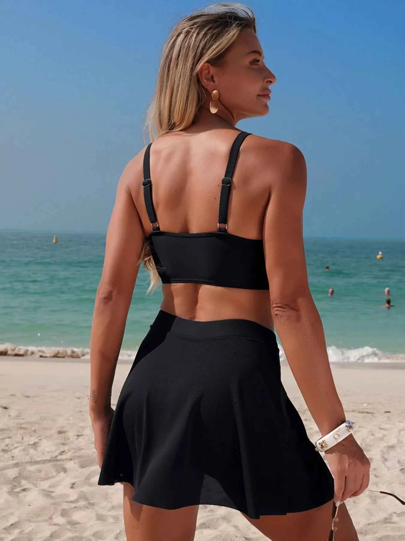 Ensemble de Bain Deux Pièces — Haut Twist & Jupe-Short - Bootiky