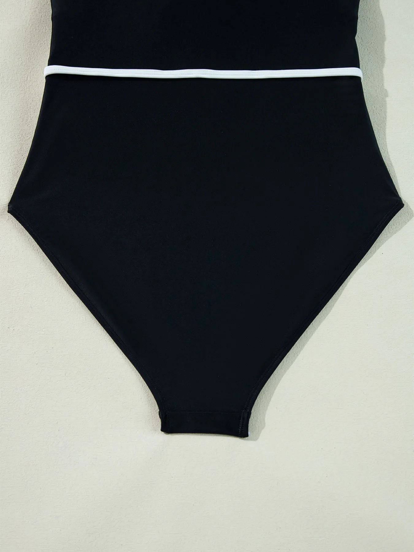 Maillot de Bain Une Pièce à Col en V & Détails Volants - Bootiky