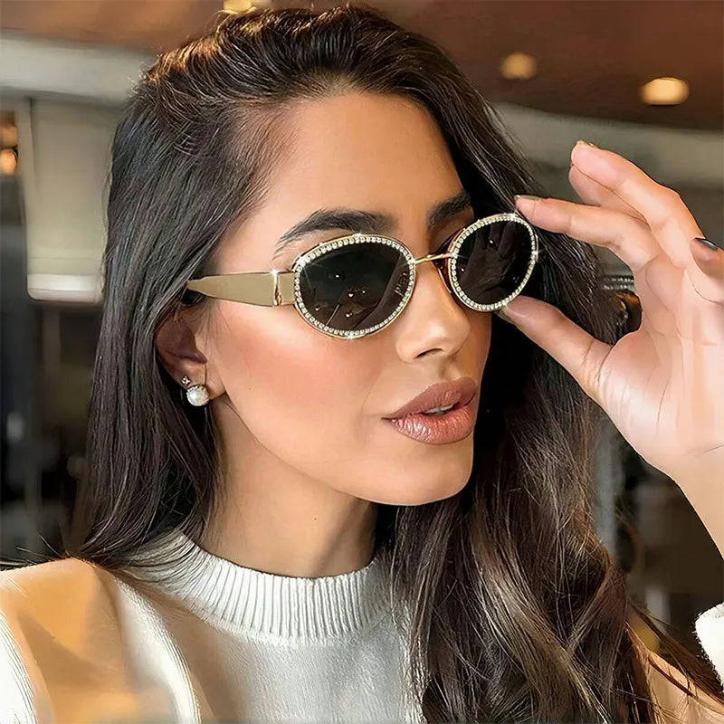 Lunettes de Soleil Ovales à Strass — Protection UV400 - Bootiky